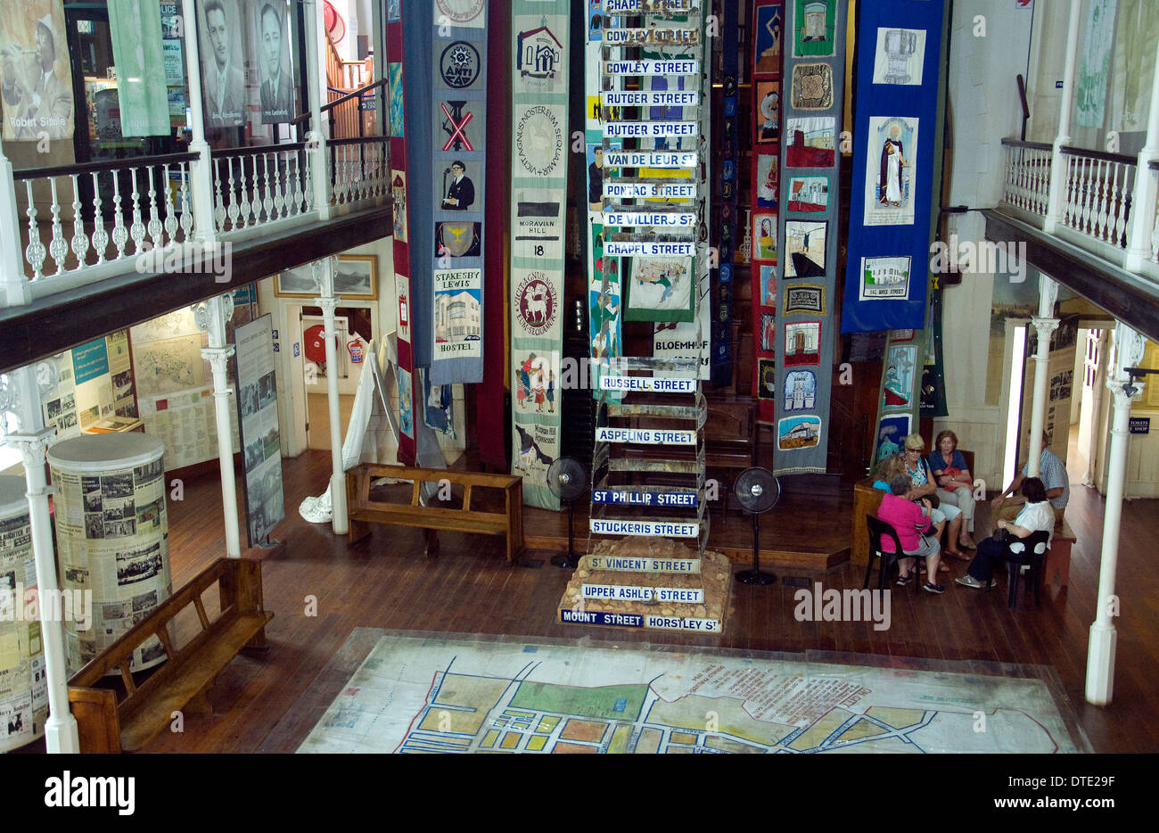 À Cape Town's District Six Museum street noms évoquent le liveiy passé d'une population ethnique enlevé de force par l'apartheid Banque D'Images