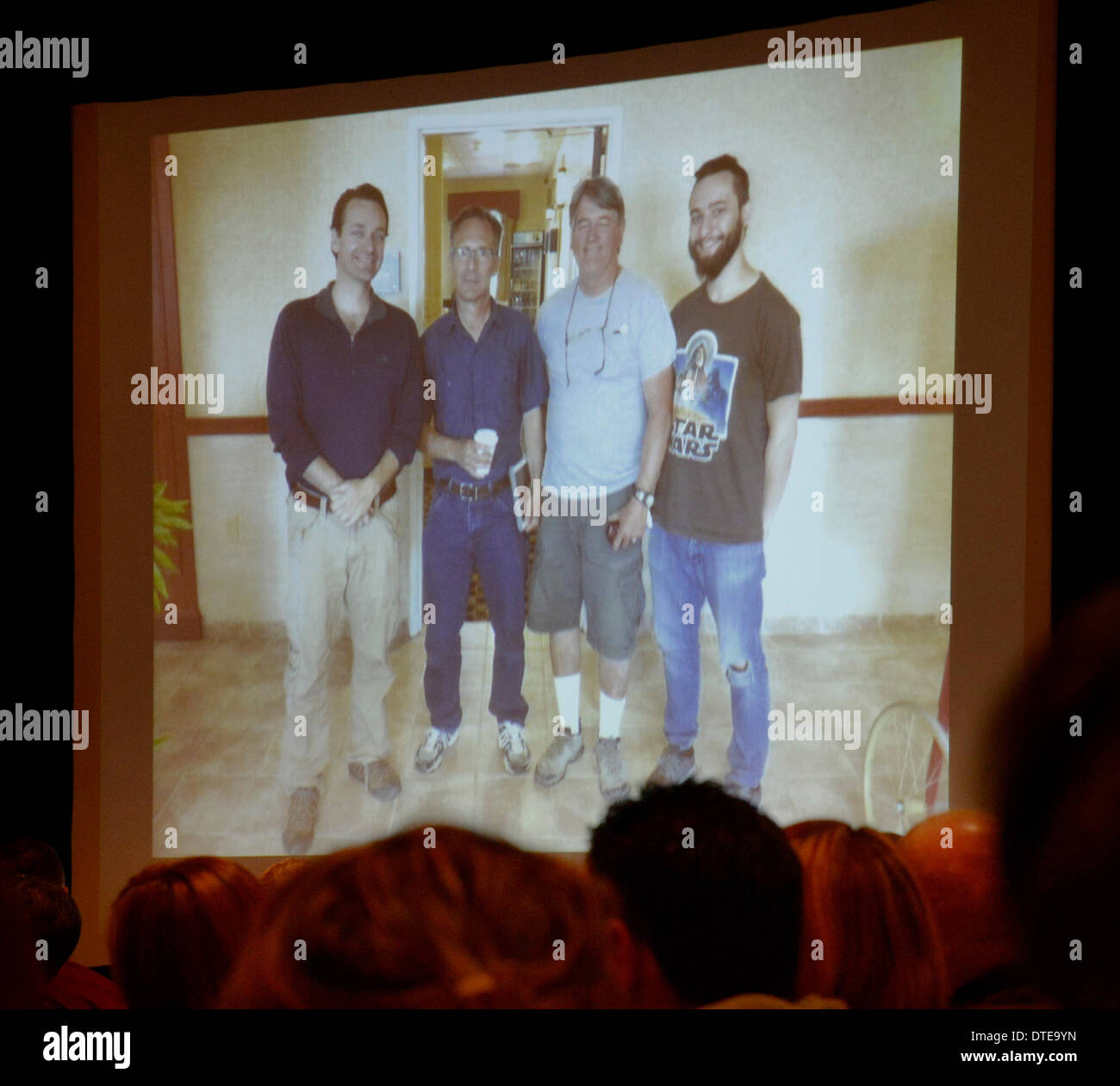 Feb 15, 2014. Denver CO. une dernière photo de Sarah Austin pris environ une semaine avant que les chasseurs de tempête Tim Samaras, Paul Samaras, Carl Young ont été tués et de membres de l'équipe Ed Grubb(3rd-L-R).Au cours de la 2014. Chaser Con(storm chasers convention) Samedi. Le National Weather Service (NWS) a fait un rapport final qu'un sous-vortex tornade(deux en un) est venu à eux à 100 mph et plus couru le chenillard à El Reno OK tornado en mai 2013. Photo par Gene Blevins/LA DailyNews/ZumaPress (crédit Image : ©/ZUMAPRESS.com) Blevins génique Banque D'Images