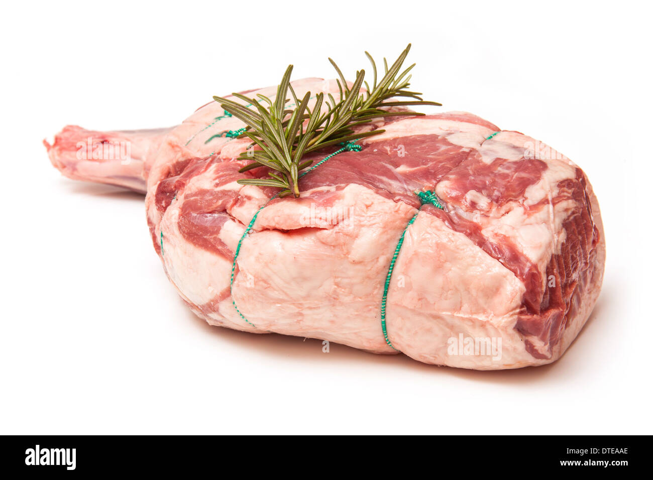Épaule ou gigot d'agneau (mixte) 2,69 kg isolated on a white background studio. Banque D'Images