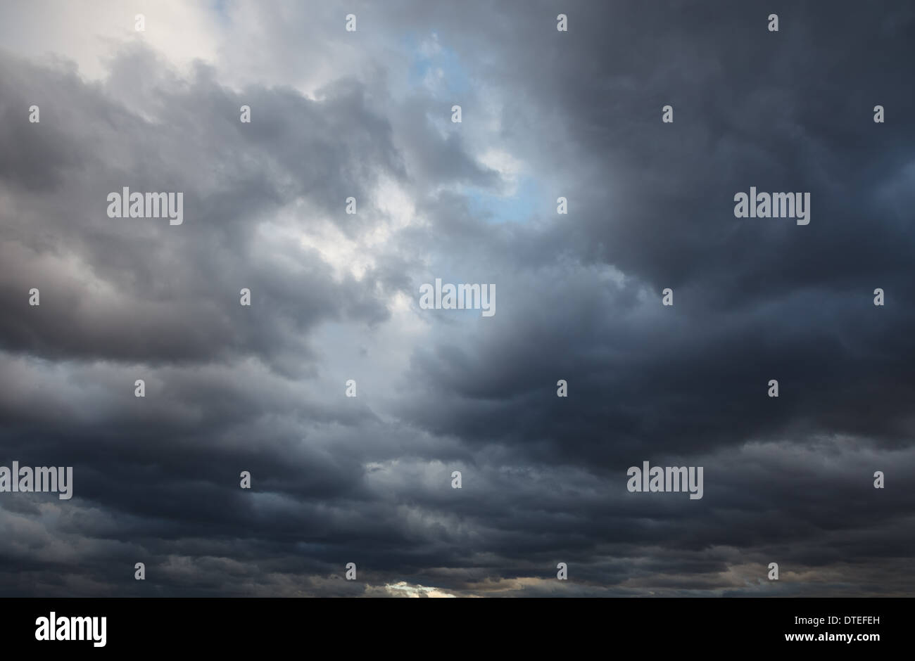Contexte naturel : ciel d'orage Banque D'Images