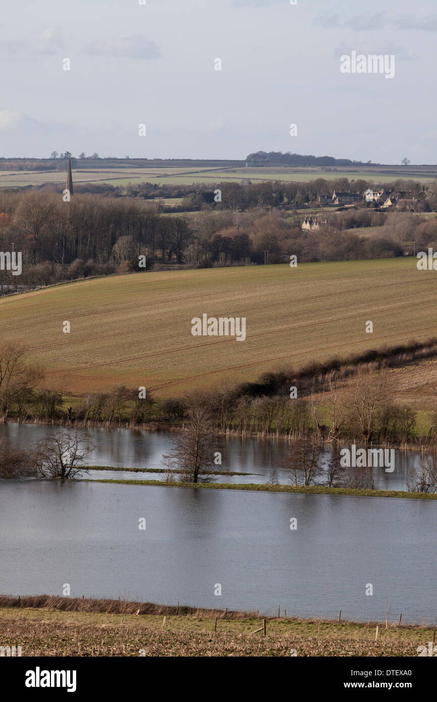 L'Oxfordshire, UK. 16 Février, 2014. La vallée de la rivière Windrush inondées, Burford, Oxfordshire Crédit : Adrian arbib/Alamy Live News Banque D'Images