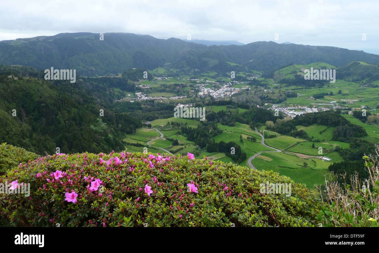 Vue panoramique sur l''île de São Miguel, la plus grande île de l'archipel des Açores, un groupe d'îles volcanique Banque D'Images