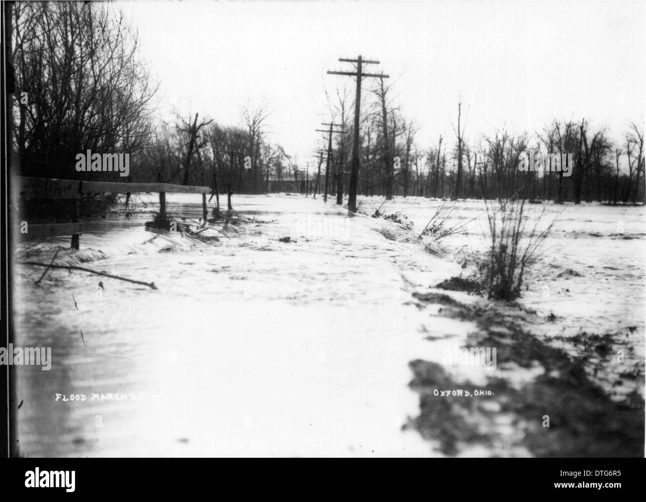 Rush d'eau pendant l'inondation d'Oxford 1913 Banque D'Images