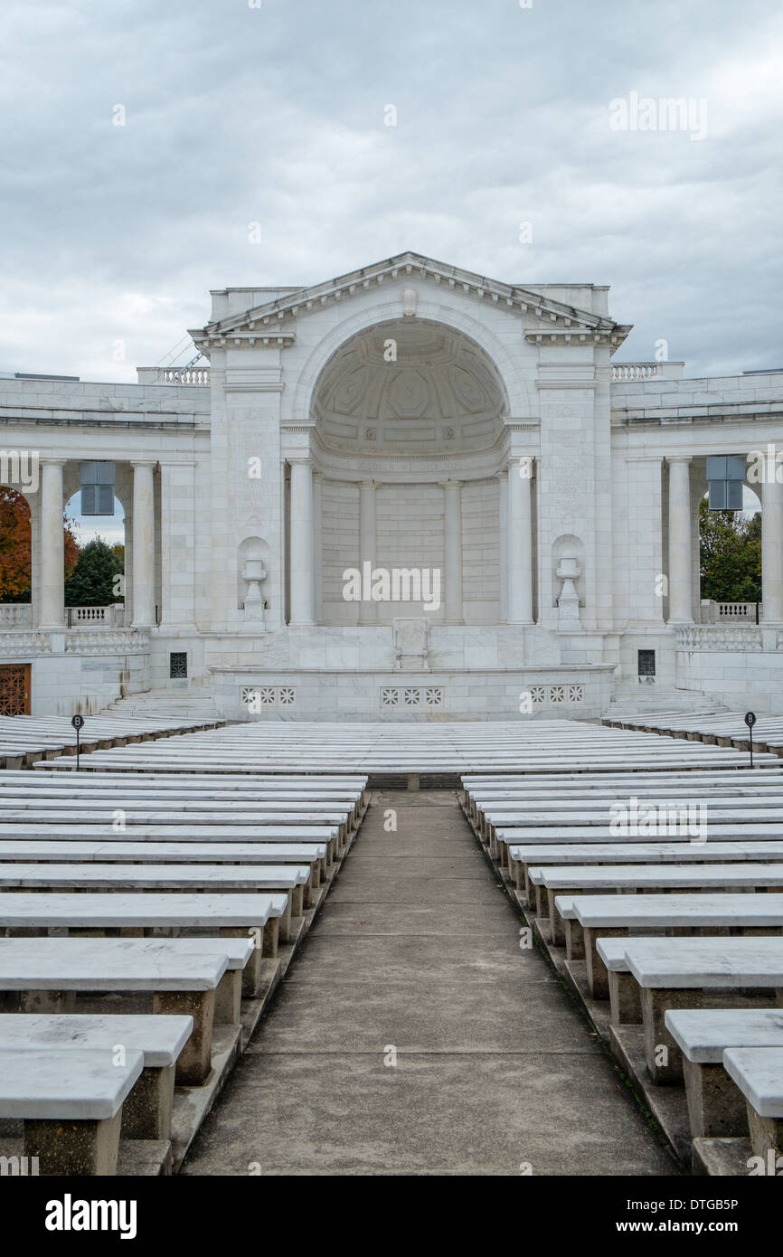 Vue d'un vide Arlington National Cemetery Amphitheater à Arlington, en Virginie. Banque D'Images