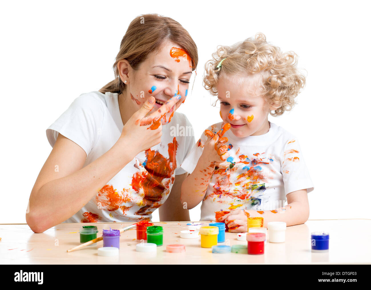 Maman et enfant fille ensemble de peinture Banque D'Images