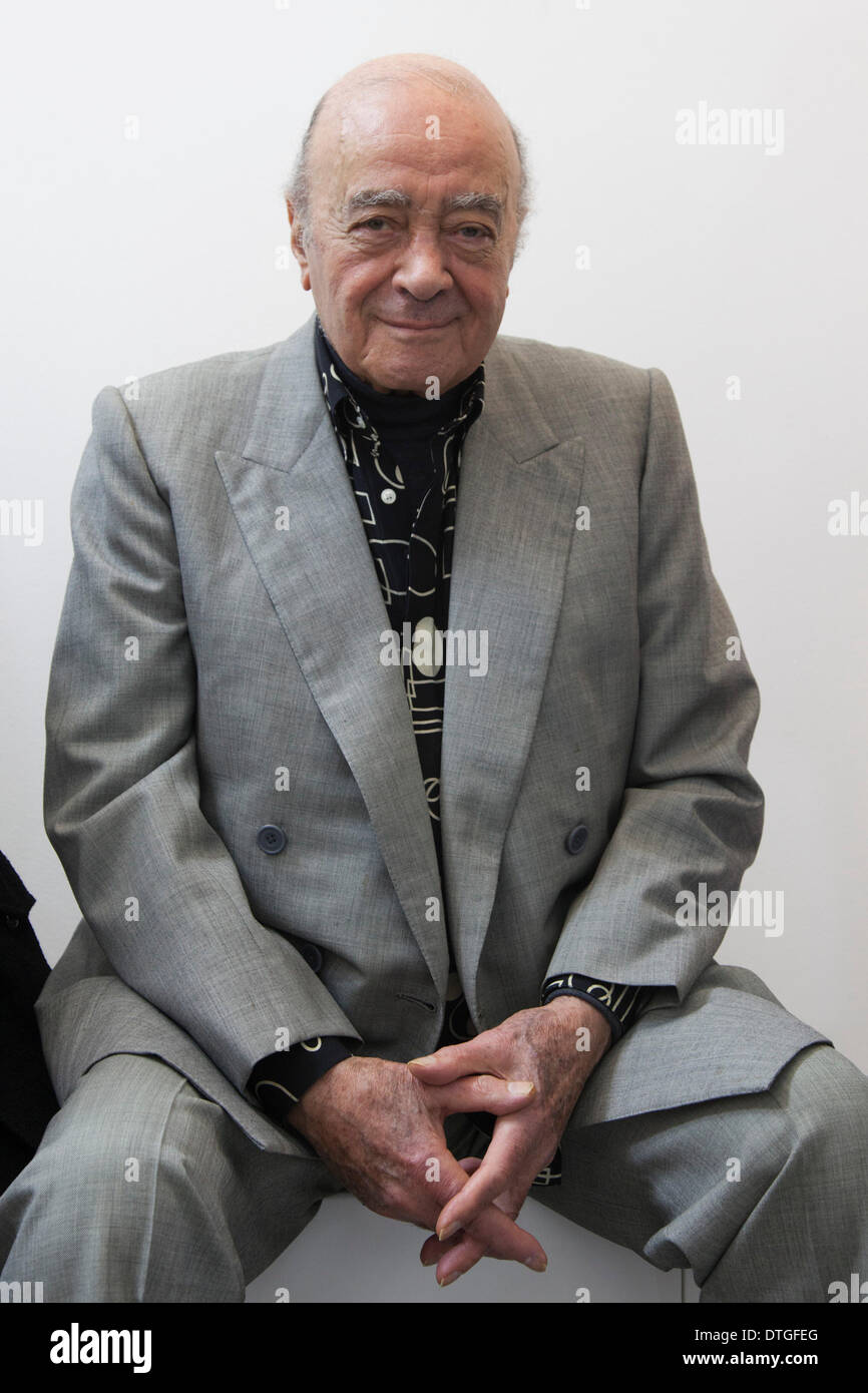 Londres, Angleterre, Royaume-Uni. 17 février 2014. Ex-propriétaire de Harrods Mohammed Al-Fayed assiste à l'AISS afficher lors de la London Fashion Week AW14 à la Serpentine Sackler Gallery. Credit : CatwalkFashion/Alamy Live News Banque D'Images