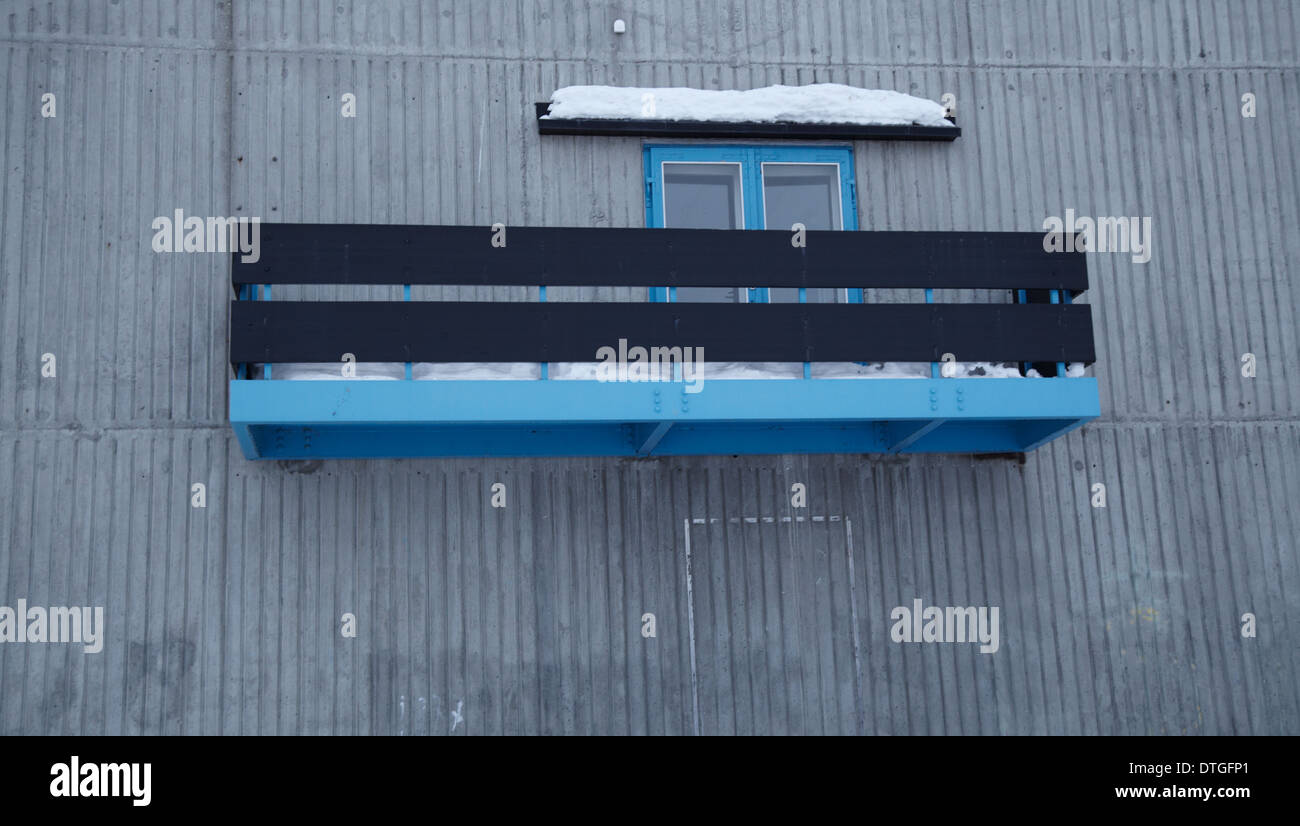 Balcon. Bleu et gris et noir. Nuuk. Groenland Banque D'Images