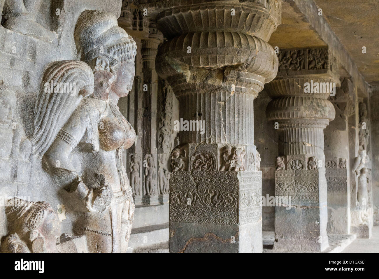 Reliefs de pierre dans la grotte 21, le Kailashanatha grotte, les grottes d'Ellora, UNESCO World Heritage Site, Ellora, Maharashtra, Inde Banque D'Images