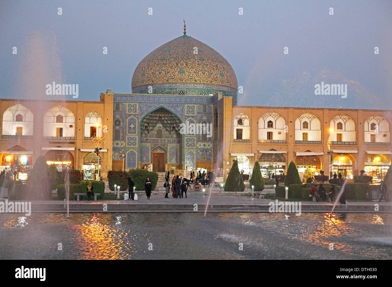 Coupole de la mosquée Lotfollah, Place Imam, Ispahan, Province d'Ispahan, en Perse, l'Iran Banque D'Images