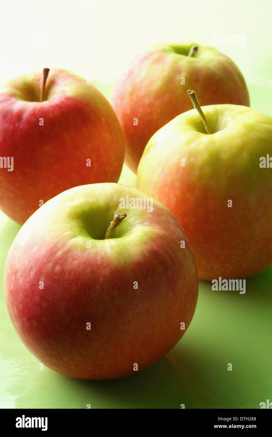 Pommes entières Banque D'Images
