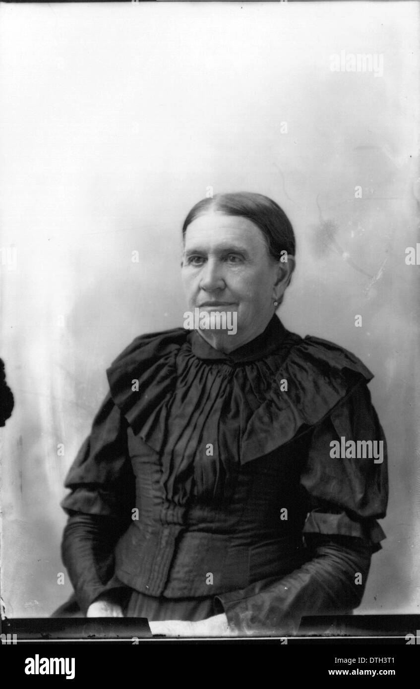 Portrait historique d'une femme âgée, date inconnue, peut-être des archives de l'Université de Miami. Banque D'Images