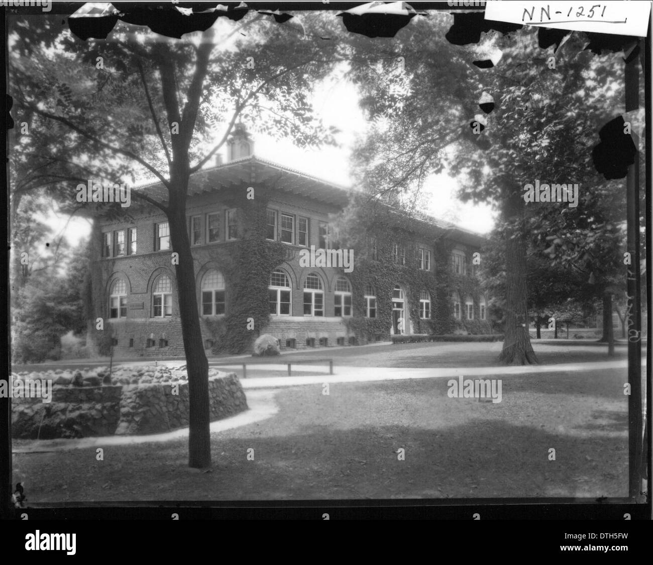 Une photographie du Brice Hall de l'Université de Miami, Ohio, prise du nord-est, montrant la conception architecturale de ce bâtiment historique du campus. Banque D'Images
