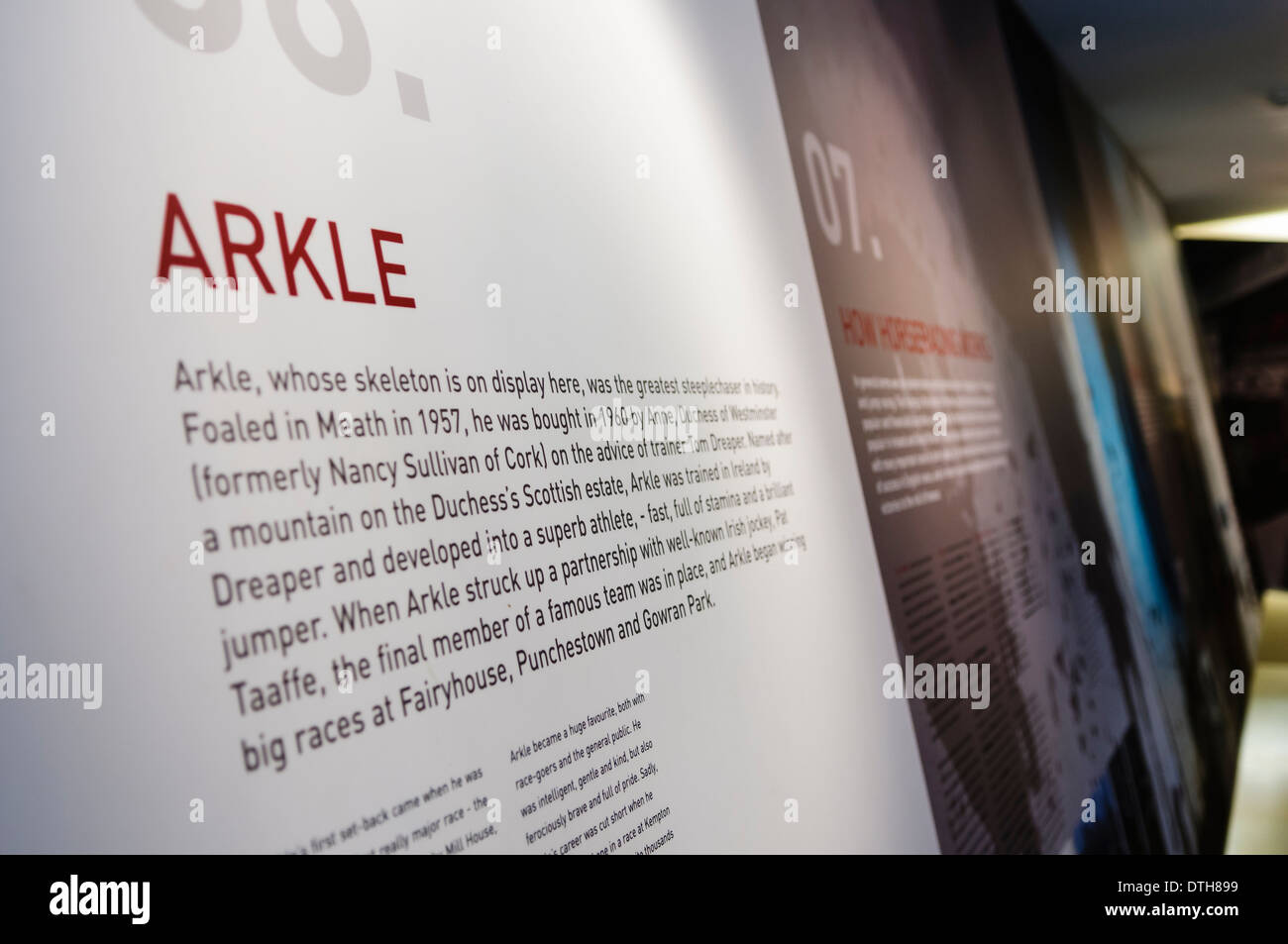 L'histoire d'Arkle sur une affiche dans le musée du cheval irlandais Banque D'Images