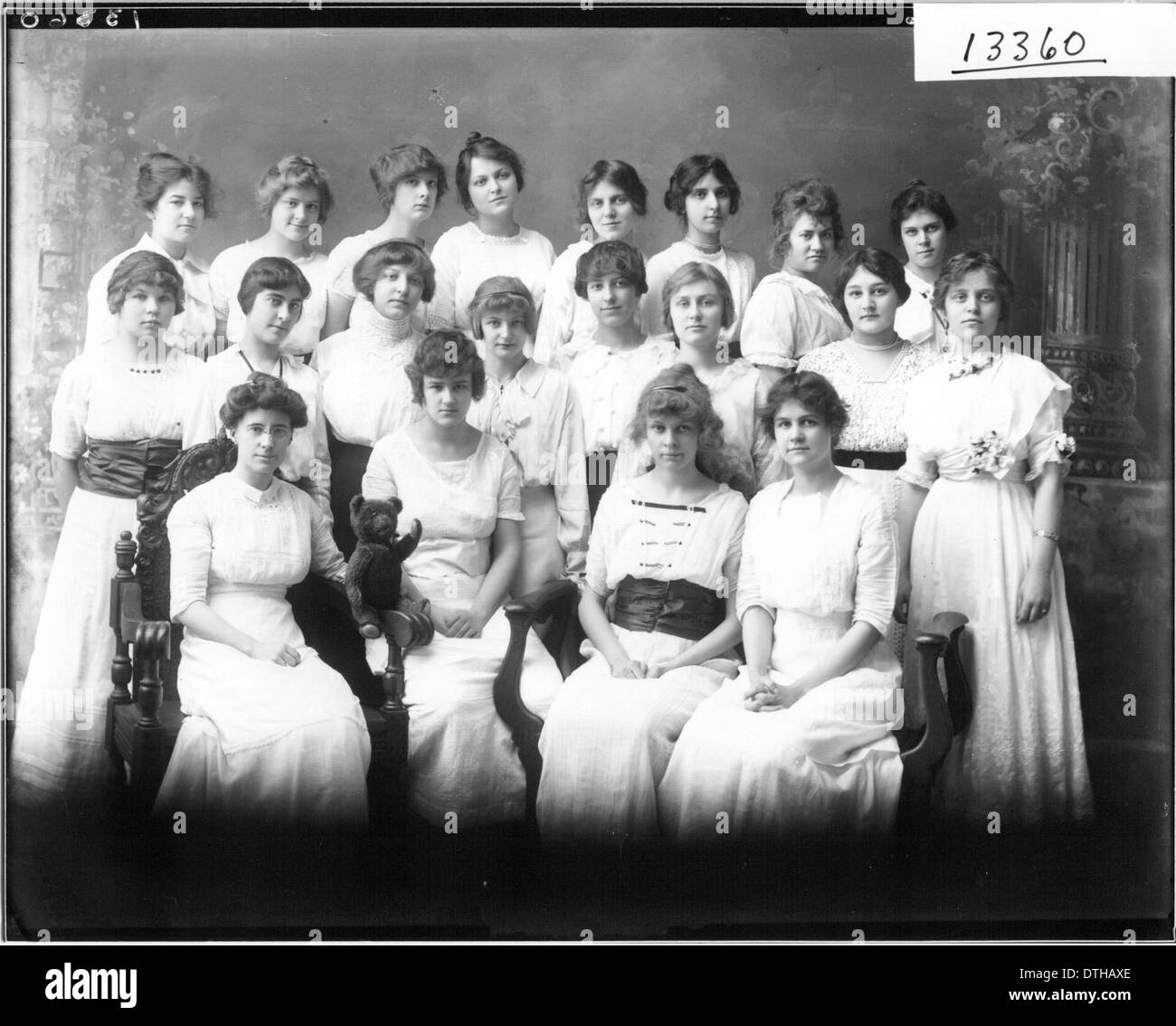 Le Western College French Club en 1914 était une organisation étudiante active à l'Université de Miami, axée sur la promotion de l'étude de la langue et de la culture françaises. Le club était une partie importante du paysage éducatif du collège au début du XXe siècle. Banque D'Images