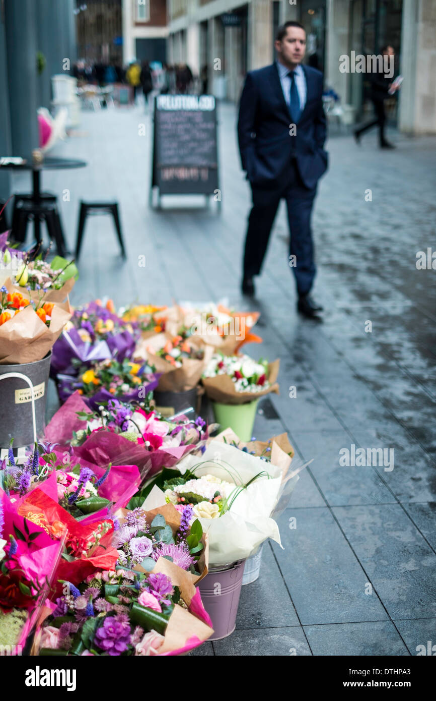Fleur fleurs Spitalfields Market stall Banque D'Images