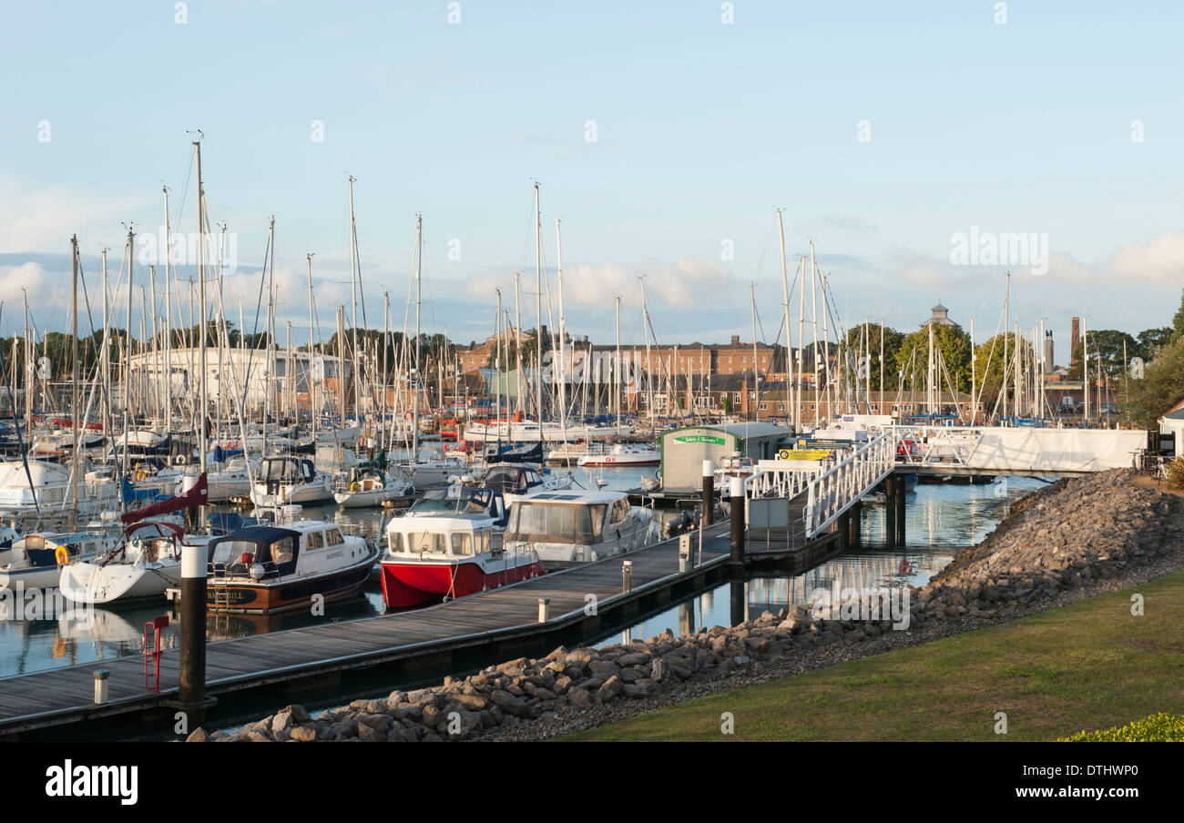 Les yachts et les bateaux de plaisance à Haslar Marina à Gosport Banque D'Images