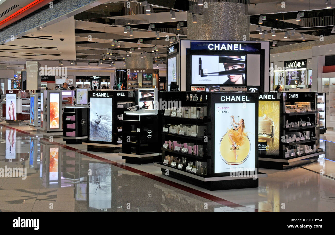 Duty free shop produits de beauté l'aéroport international de Dubaï