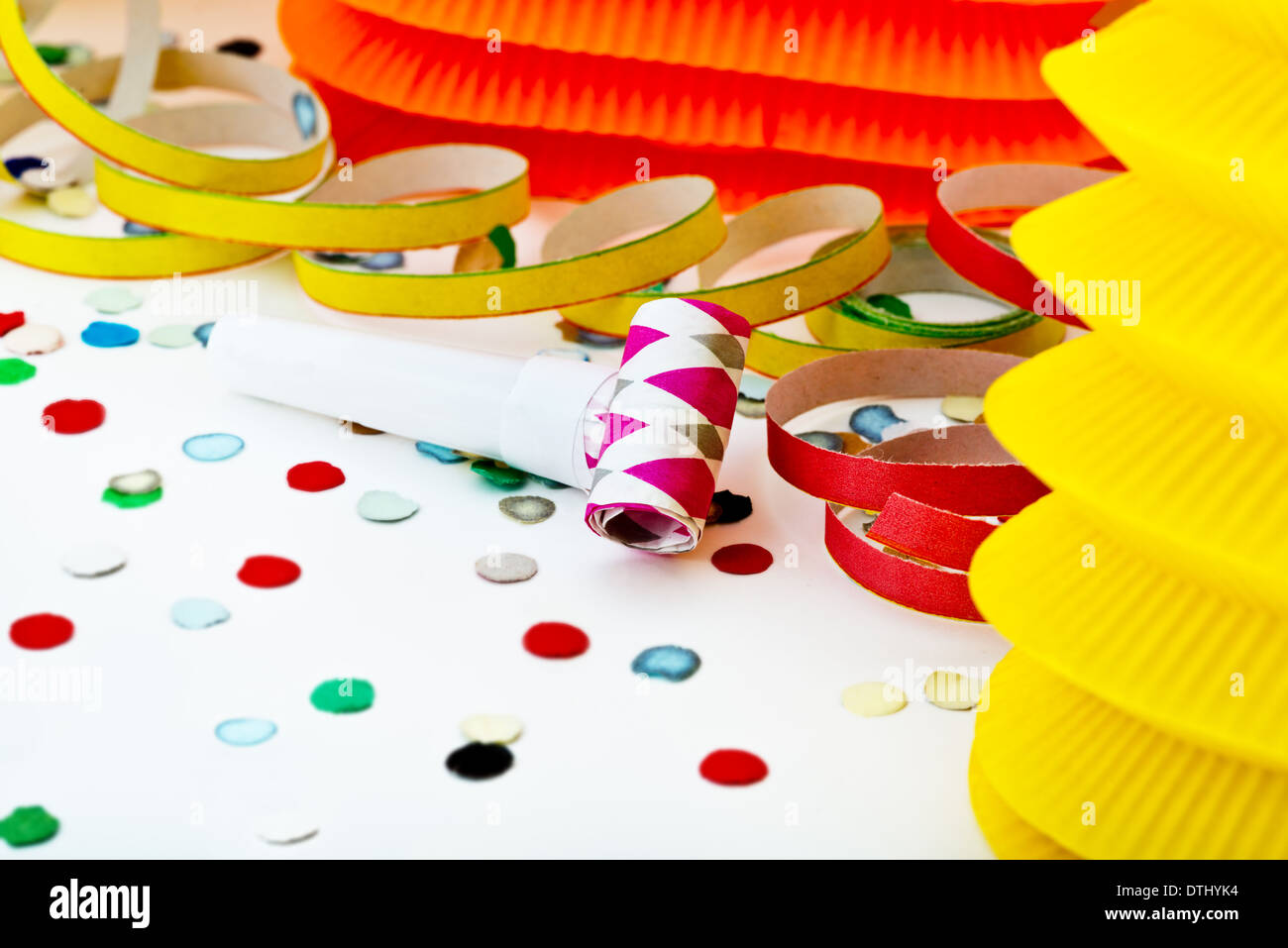 Arrière-plan de carnaval avec paillettes et lanterne chinoise Banque D'Images