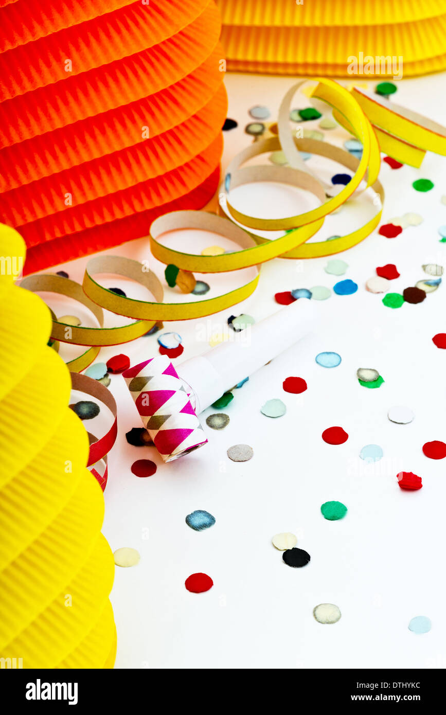 Arrière-plan de carnaval avec paillettes et lanterne chinoise Banque D'Images