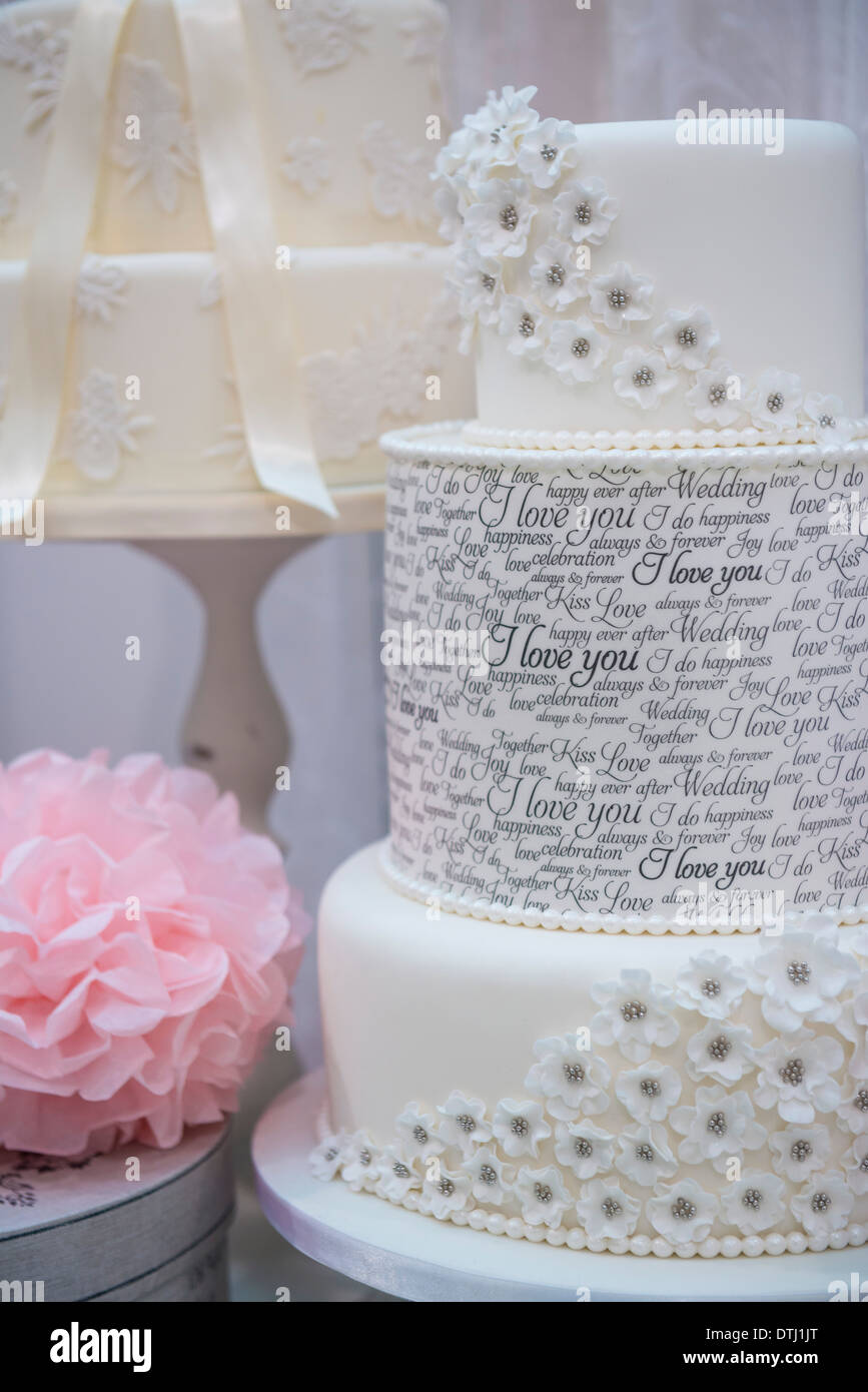 Un gâteau de mariage Banque D'Images