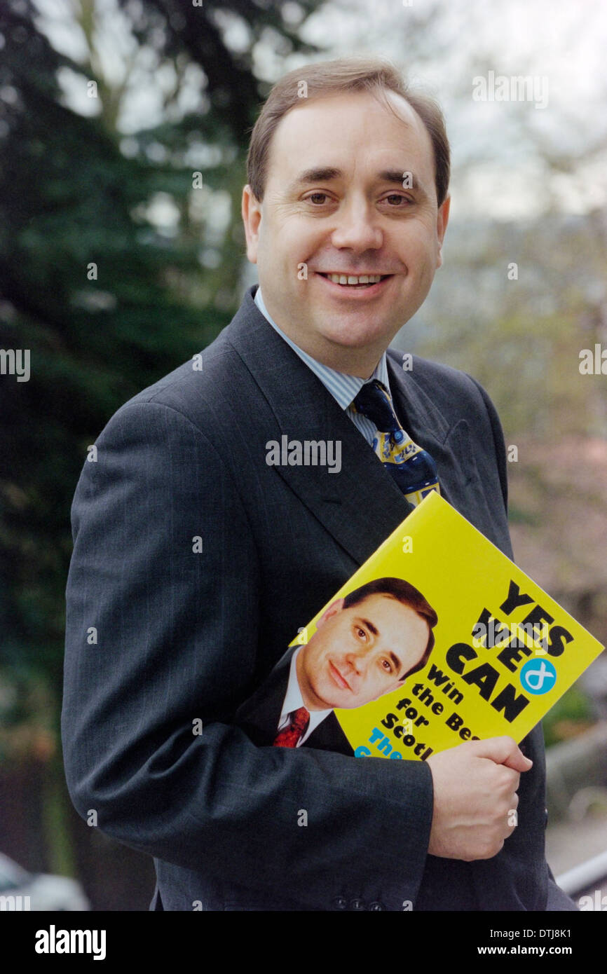 Alex Salmond MP, la sollicitation pour l'appui à Alva, Ecosse, 1997 Banque D'Images