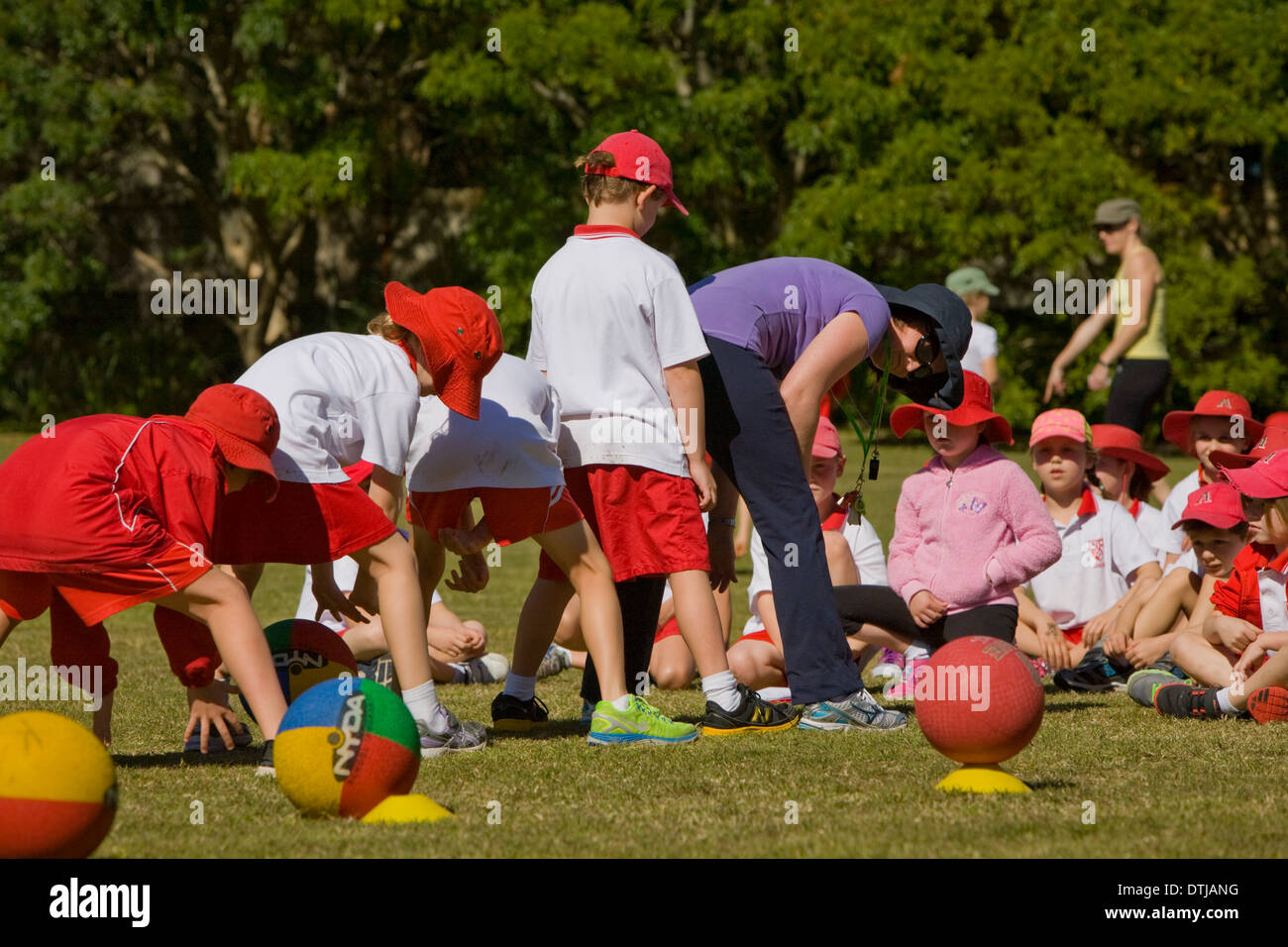 Enfants australiens de l'école primaire participant à la journée des activités sportives scolaires, école de Sydney, Nouvelle-Galles du Sud, Australie Banque D'Images