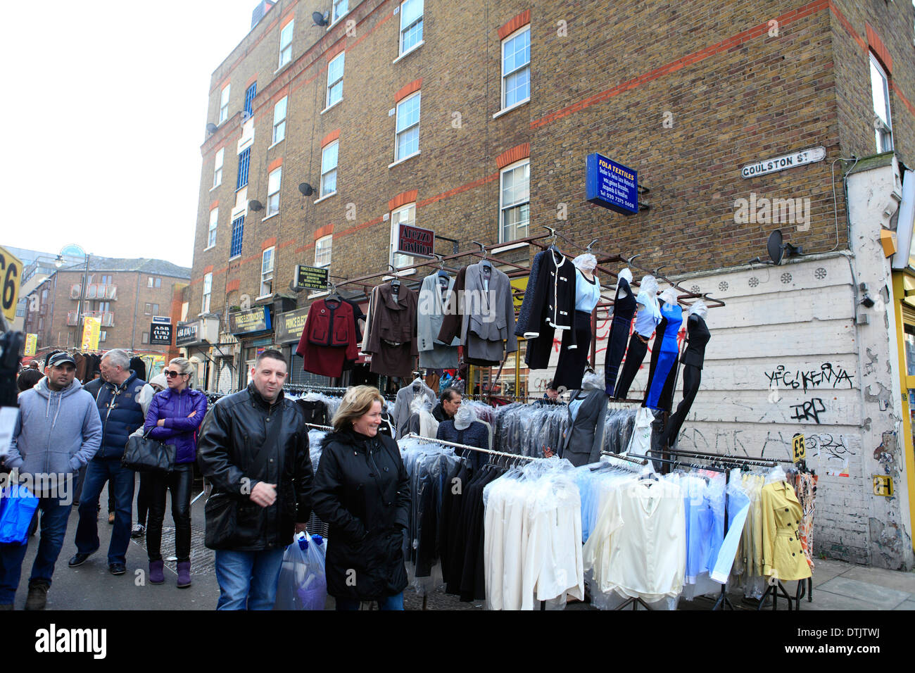 Royaume-uni est de Londres Petticoat Lane dimanche coulston street market Banque D'Images