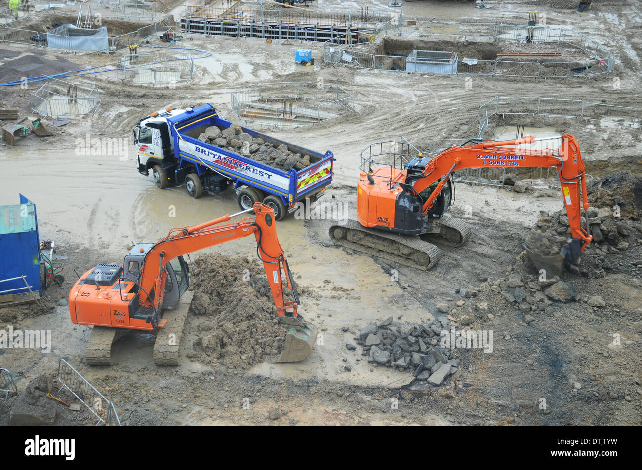 Les travaux de construction en cours à Londres Gatwick pour construire le nouveau terminal domestique après l'ancien a été démoli Banque D'Images
