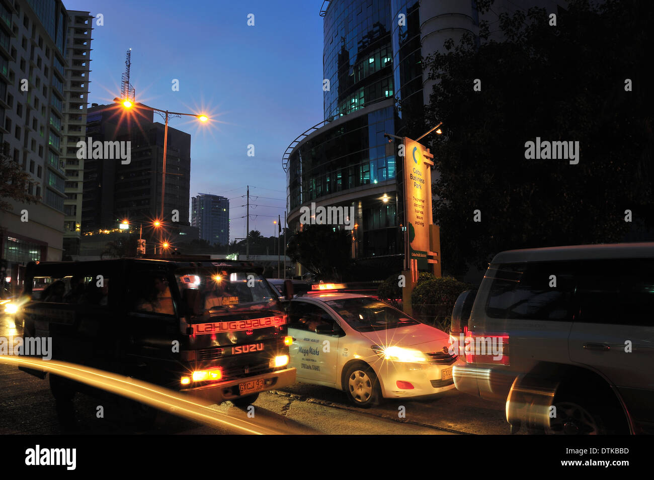 L'heure de pointe du soir Earl Avenue Mindanao Philippines Cebu City Banque D'Images