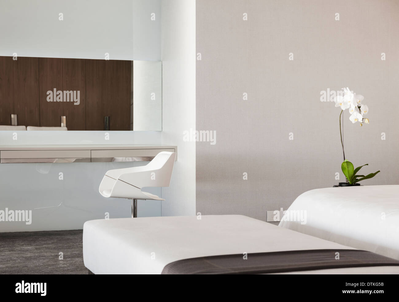 Tabouret et coiffeuse dans la chambre de luxe Banque D'Images