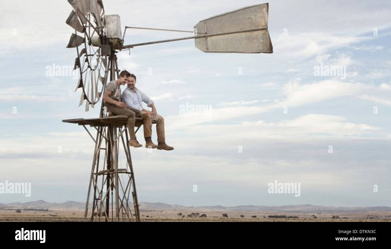 L'EAU DEVIN 2014 Crainte de Dieu Films Production avec Ryan Corr à gauche et Russell Crowe Banque D'Images