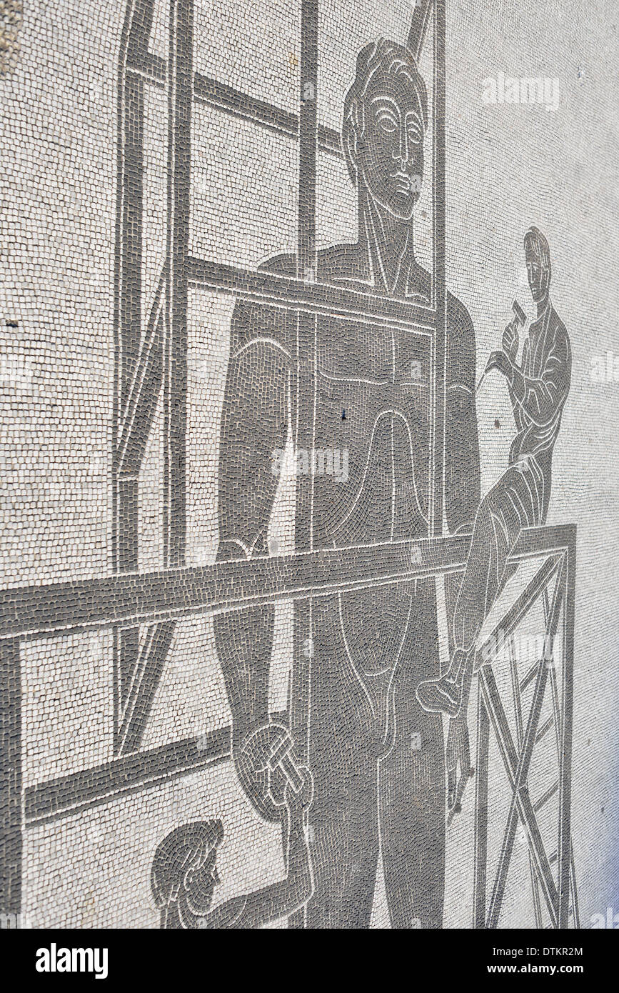 Rome. L'Italie. Pavage en mosaïque dans l'ère fasciste du Foro Italico complexe sportif. Banque D'Images