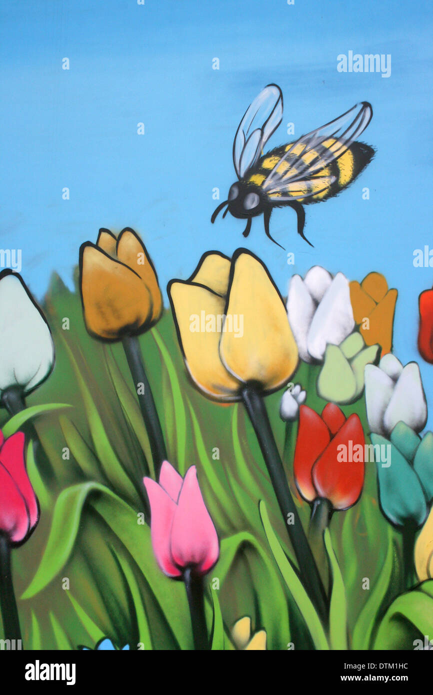 Tulipes et bee, Street art Banque D'Images