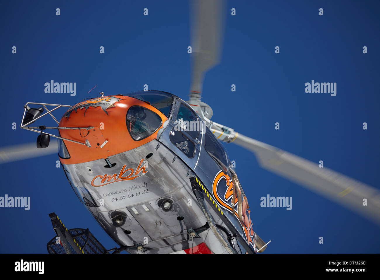 La chute de l'hélicoptère des fournitures à la sommet du Mont Blanc, à l'Aiguille du Midi. Banque D'Images