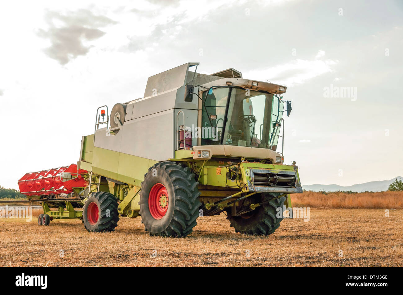 Les machines agricoles, les travaux sur le terrain. Banque D'Images