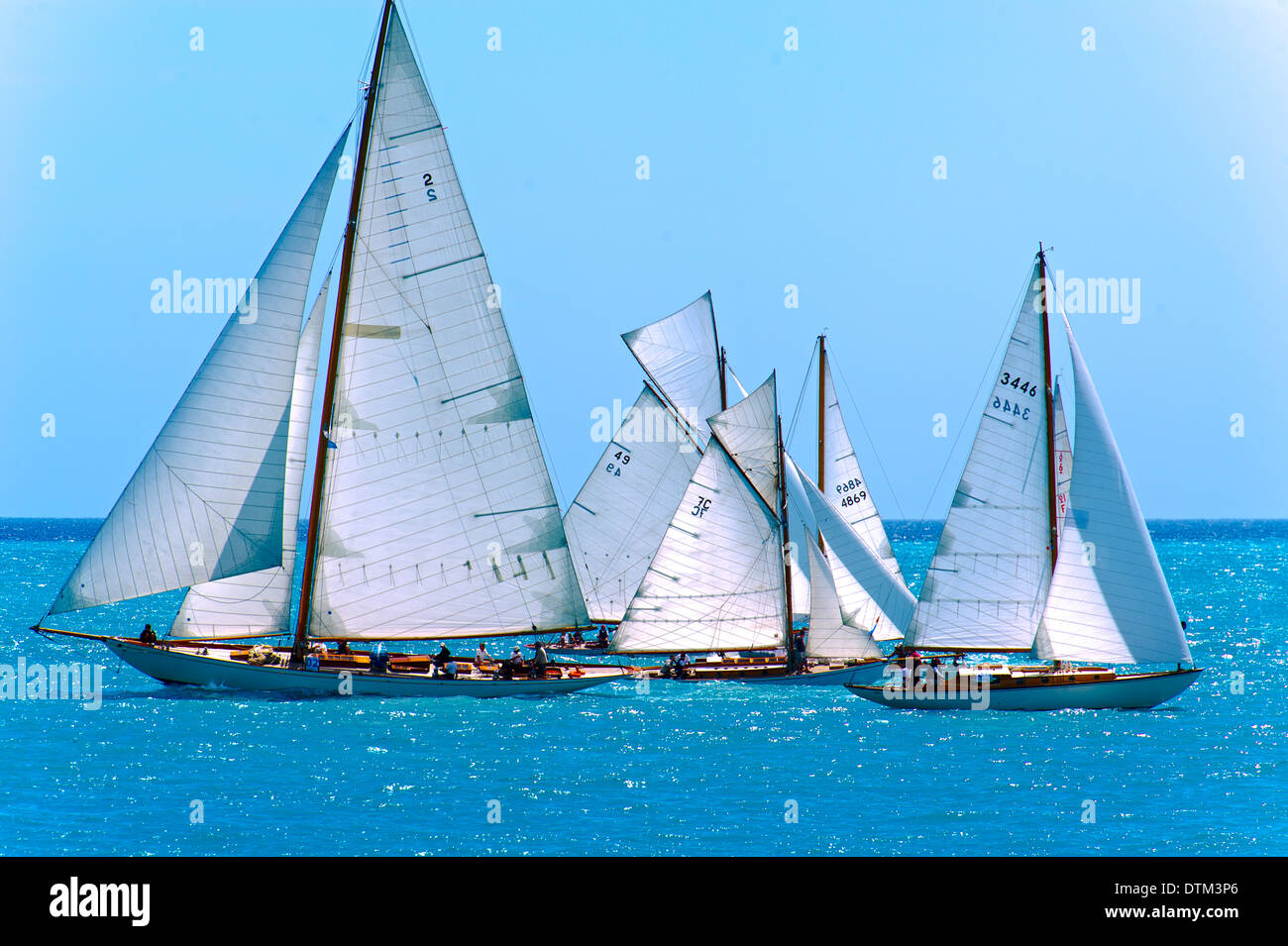 Europe, France, Alpes-Maritimes, Antibes. Les Voiles d'Antibes. Ancienne  collection régate de voile, yachting trophy Paneira Photo Stock - Alamy
