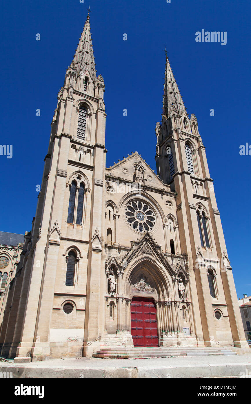 De l'église néo-gothique Saint Baudille dans Nimes, France. Banque D'Images