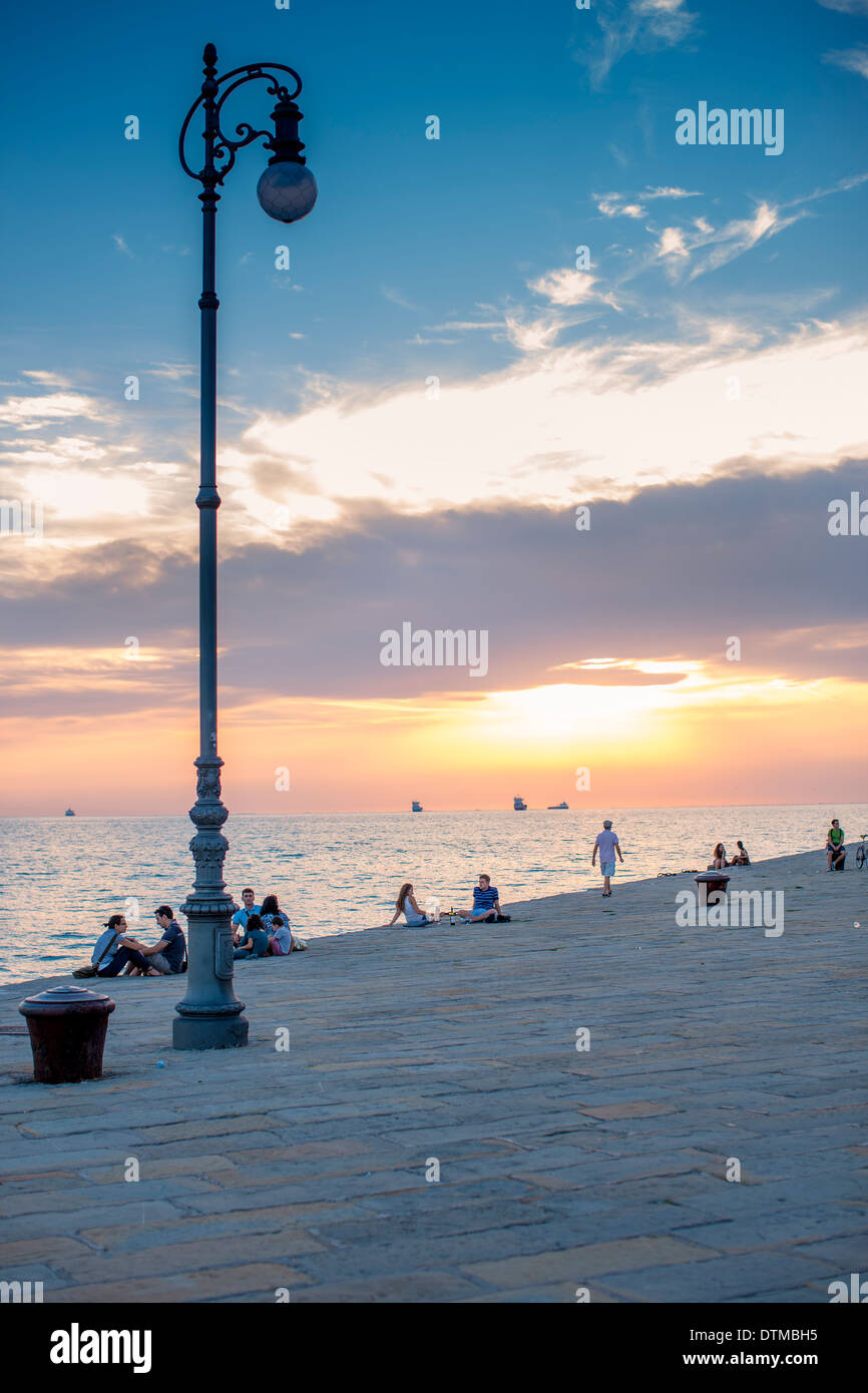 La belle ville de Trieste planté en face de la mer Adriatique Banque D'Images