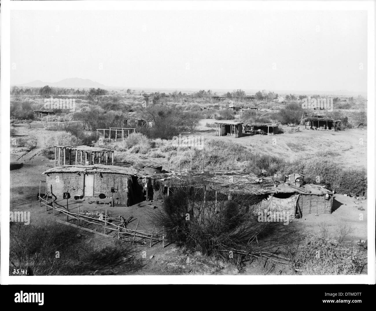 Yuma logements indiens près du fleuve Colorado sur la réserve indienne de Yuma, ca.1900 Banque D'Images