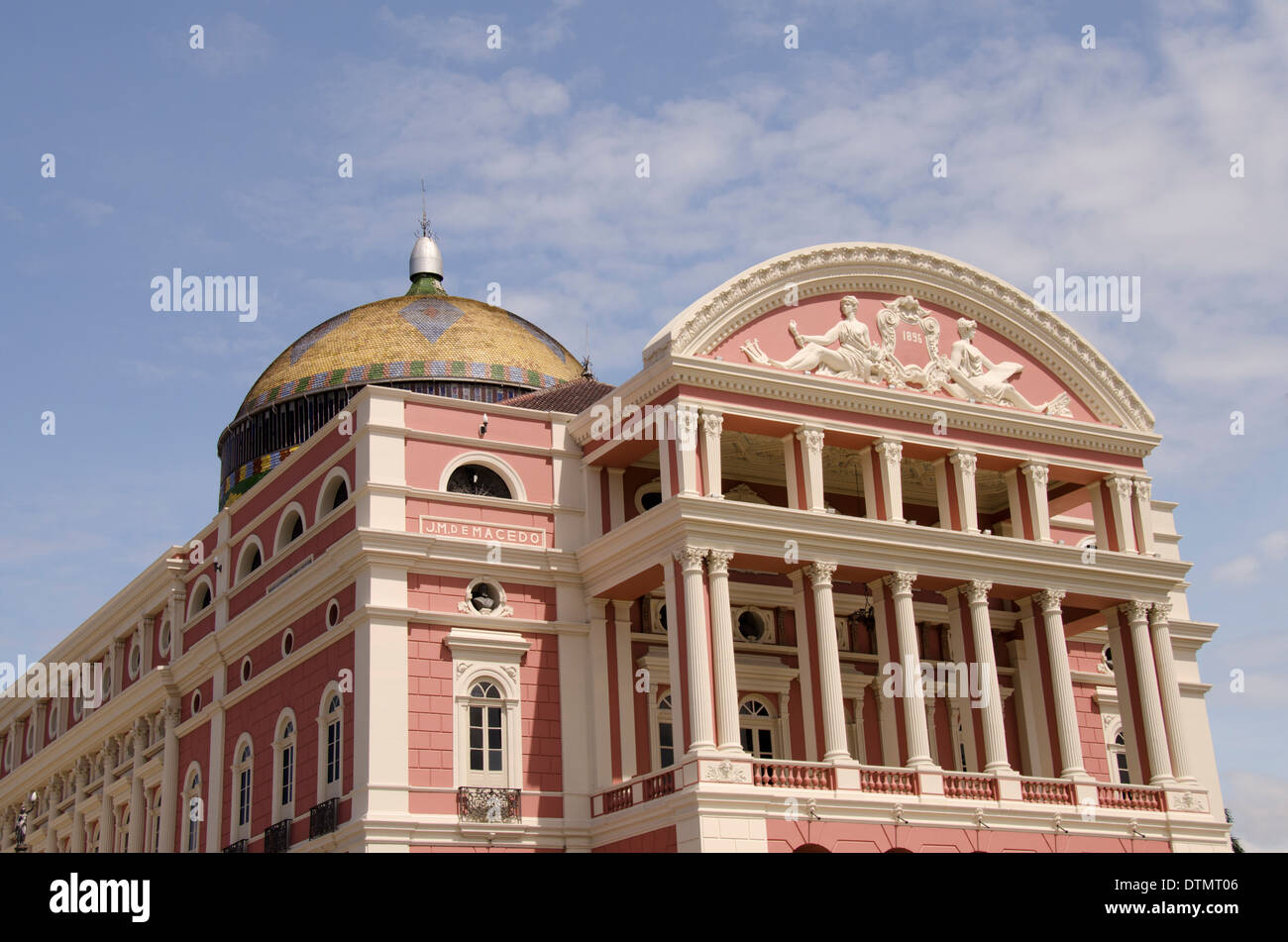Le Brésil, l'Amazonie, Manaus. L'Opéra de Manaus historique, vers 1882, construit en style néoclassique. Monument historique national. Banque D'Images