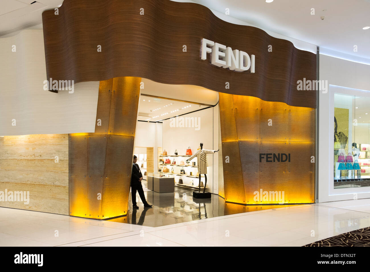 Boutique Fendi dans le centre commercial de Dubaï Émirats Arabes Unis Banque D'Images