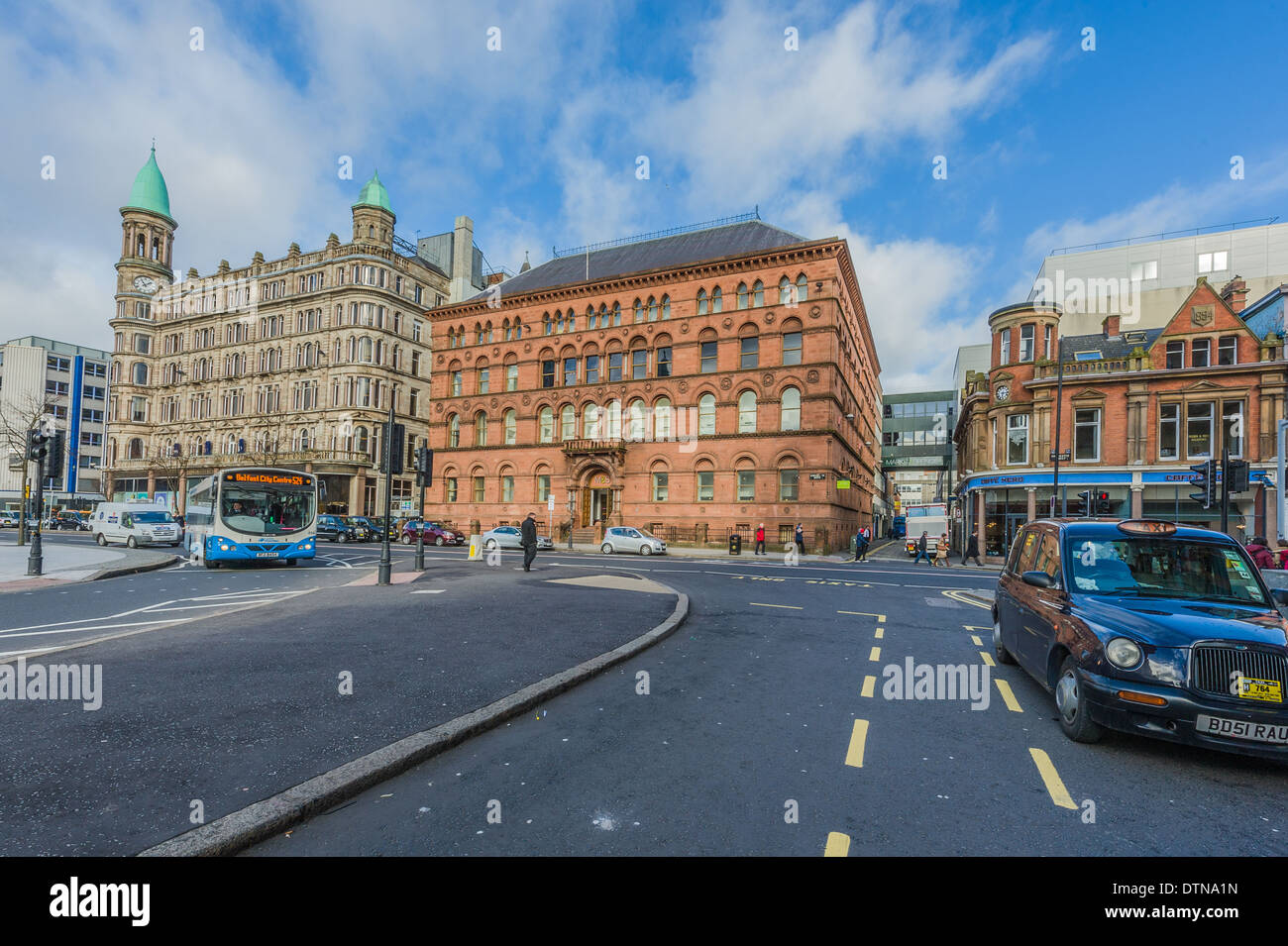 Richardson & Owden's Warehouse conçus par W.H. Lynn. Donegall Square nord (face à la mairie), Belfast, Irlande du Nord. 1869 Banque D'Images