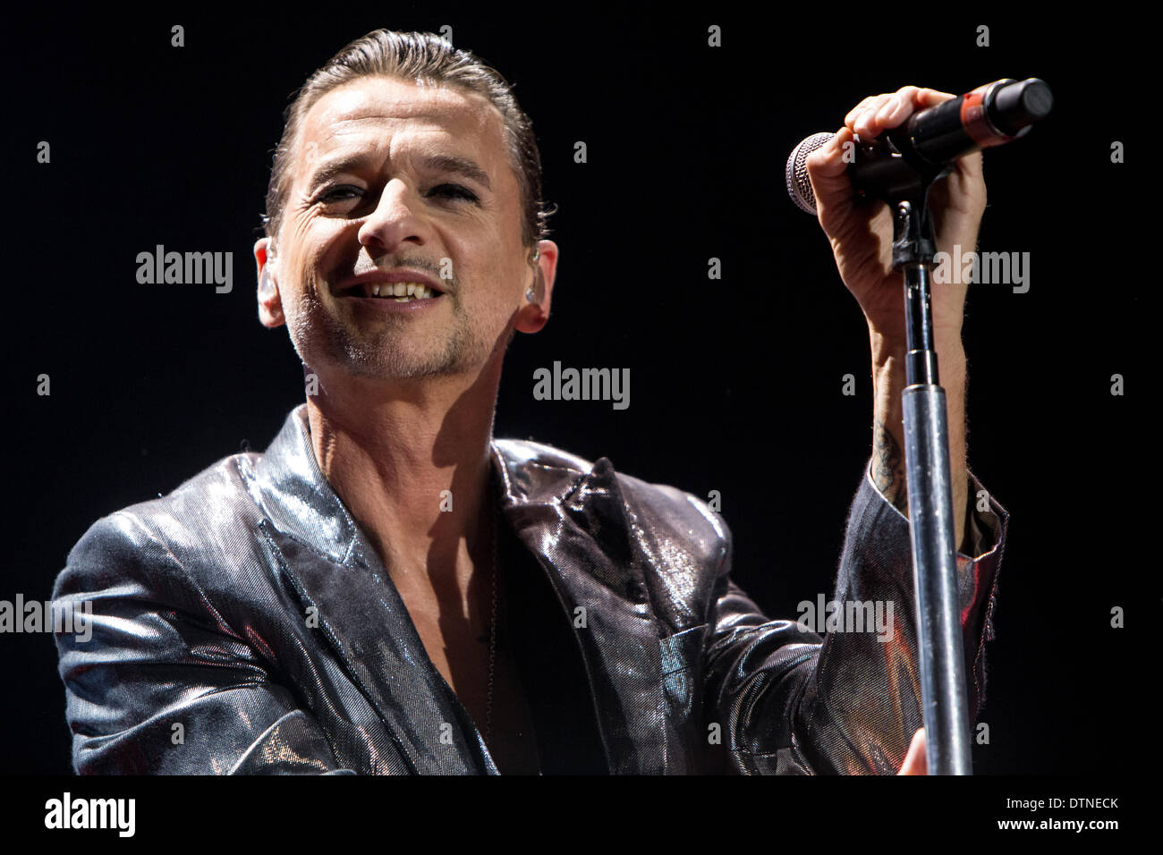 Milan Assago Italie. 20 février 2014. Le groupe de rock britannique DEPECHE MODE exécute live au Mediolanum Forum pendant la tournée 2014 Delta Machine Crédit : Rodolfo Sassano/Alamy Live News Banque D'Images