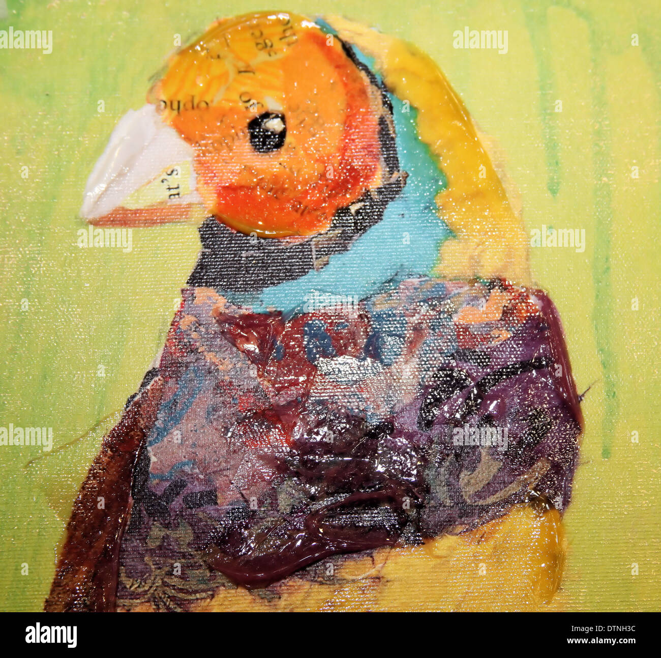 Des oiseaux en papier mâché coloré,ART Banque D'Images