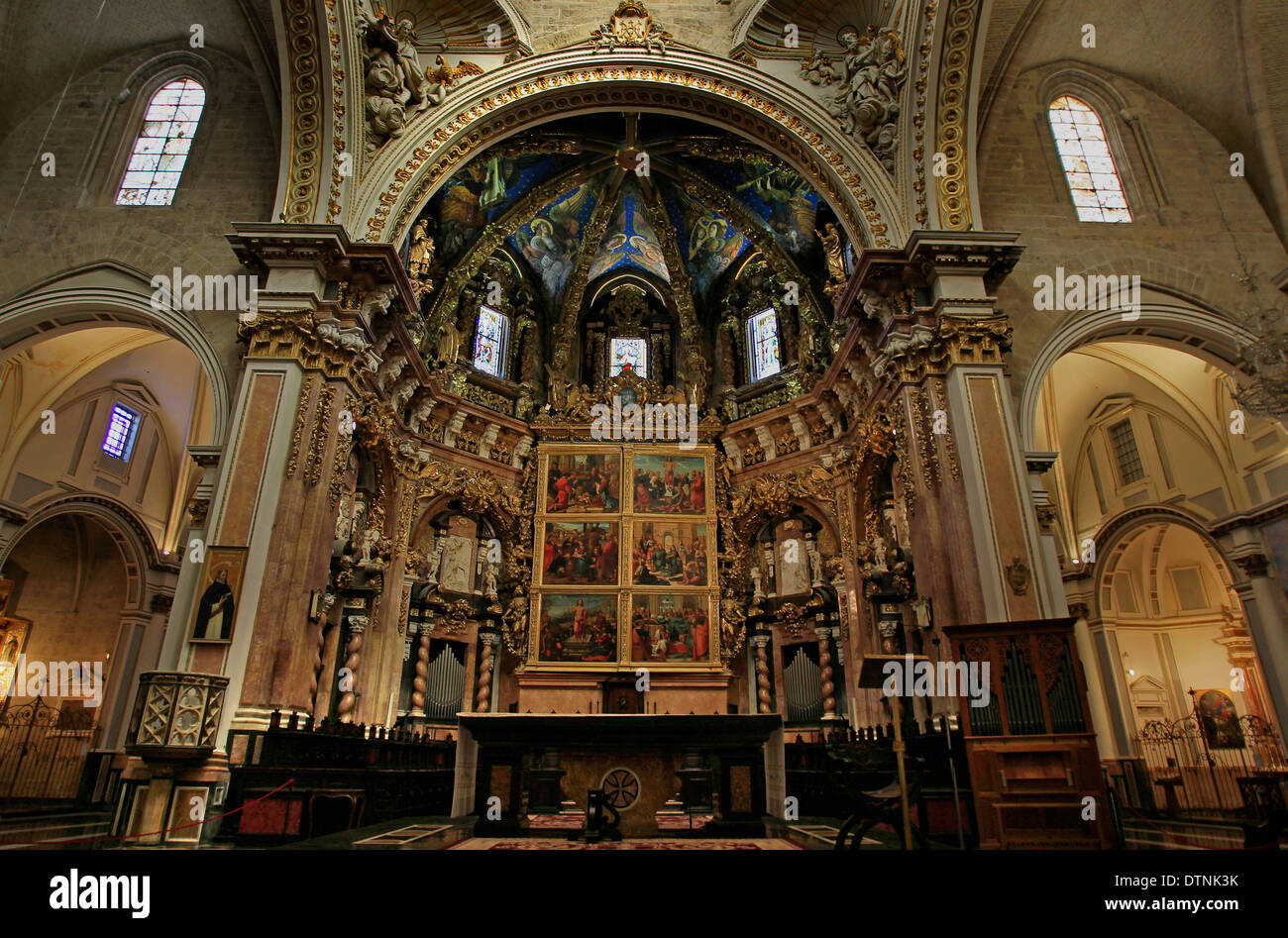 La nef à l'intérieur de la Cathédrale Métropolitaine de l'Assomption de Notre-Dame, Valencia, Espagne Banque D'Images