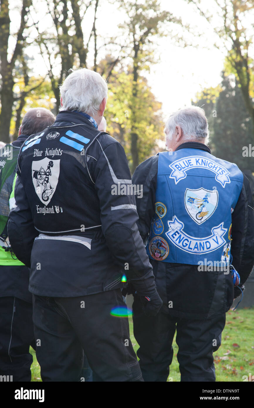 Les membres de la Blue Knights motorcycle club d'application de la loi de participer à la commémoration pour PC assassiné James Gordon. Banque D'Images