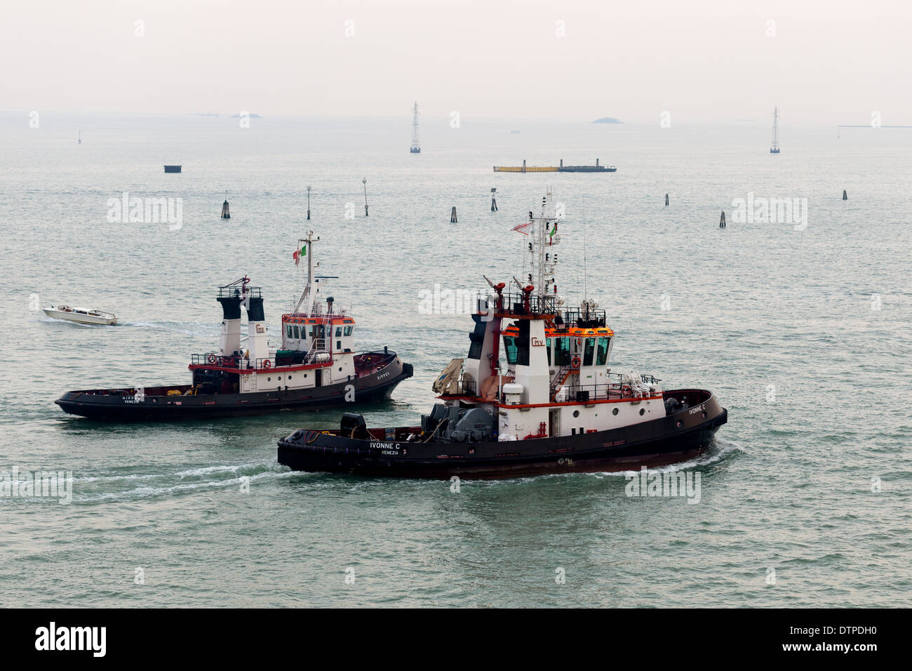 Remorqueurs de service. Le port de Venise Italie Banque D'Images