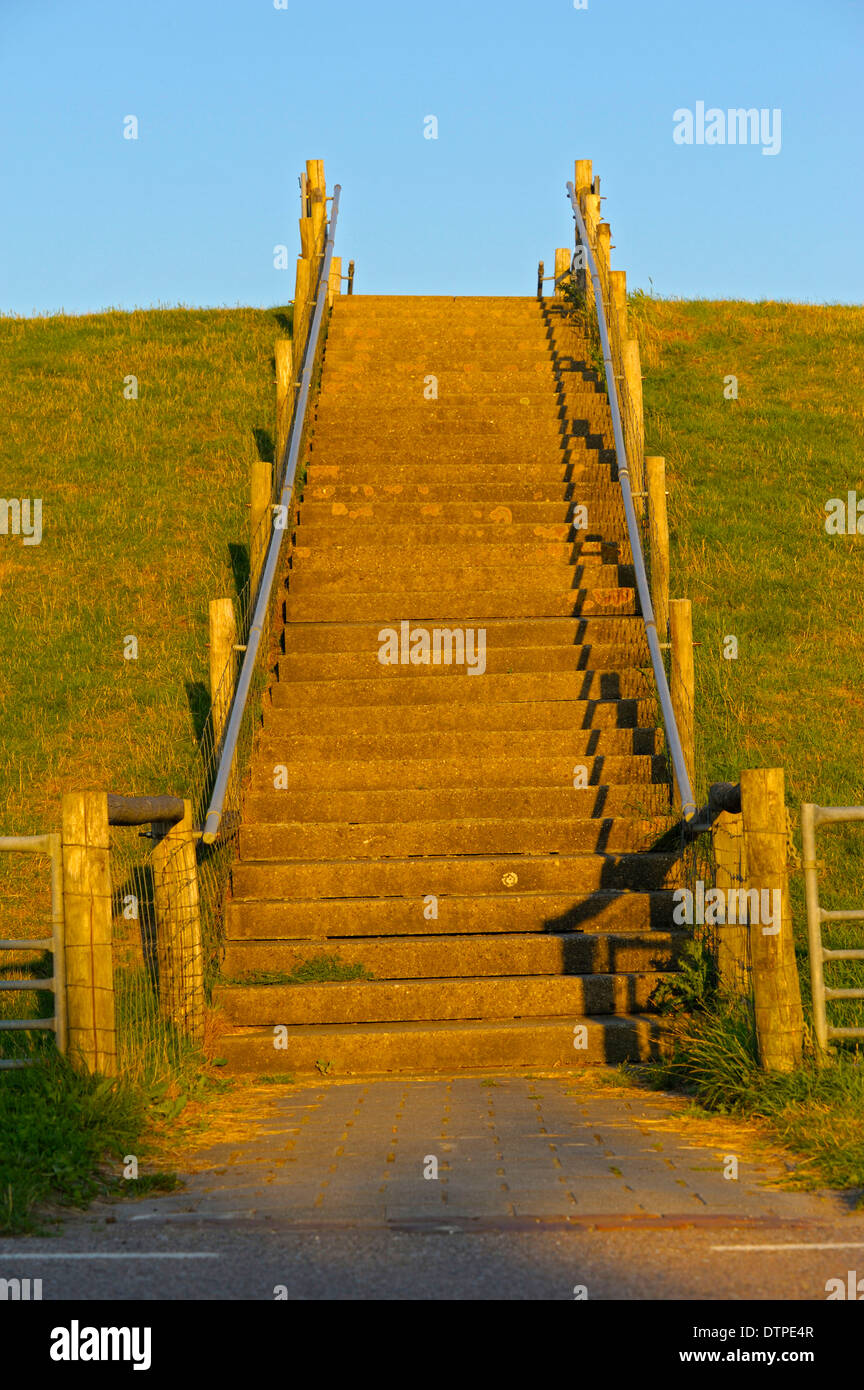 Escaliers de digue, île de Texel, Pays-Bas Banque D'Images