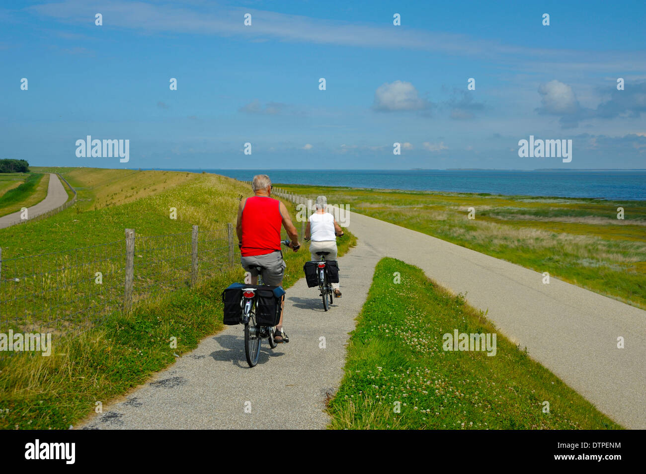 Les motards au dyke, île de Texel, Pays-Bas Banque D'Images