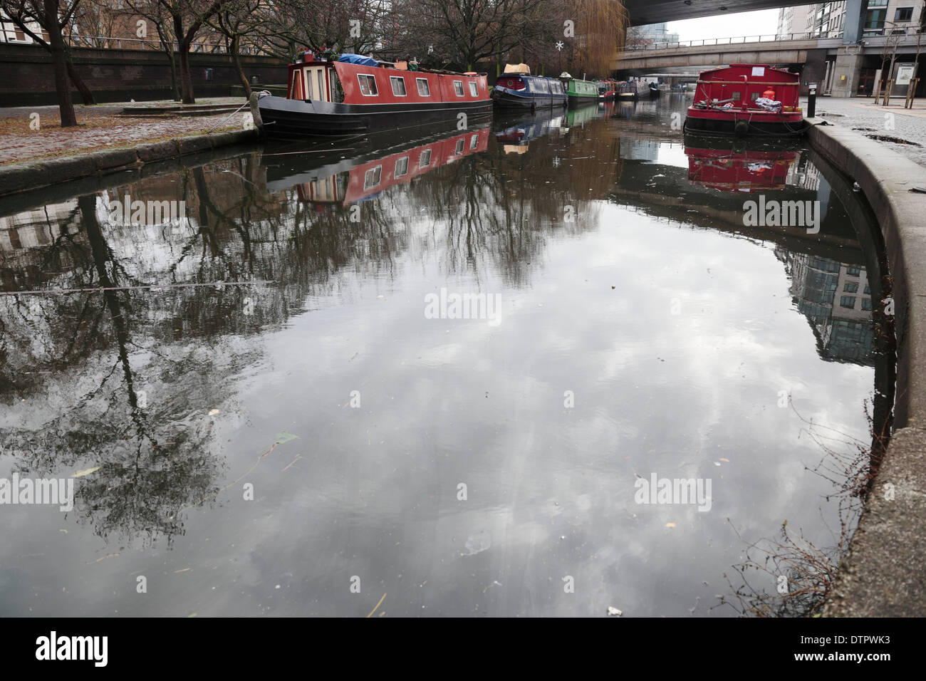 Les chalands dans la Petite Venise, Londres, sur l'image Banque D'Images
